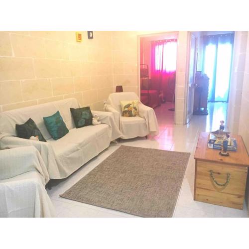 Bright and Airy Flat in Marsalforn, Gozo
