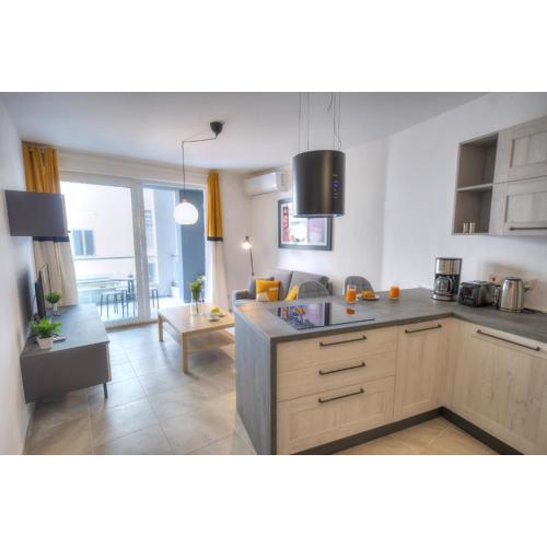 Bright and beautifully furnished apartment close to seafront BFRA1-2