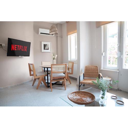Bright and Cozy 2BR Apt In The Center Of Buyukada