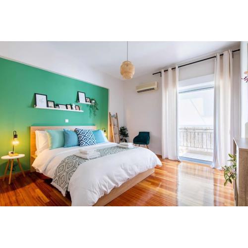 Bright and Natural Apt in Athens
