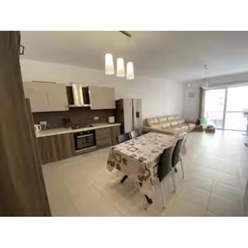 Bright and Spacious 2 Bedroom Flat Da Vinci Court