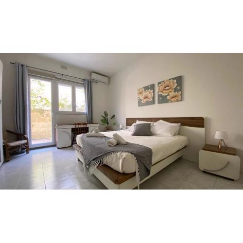 Bright and spacious Double Room, shared bathroom