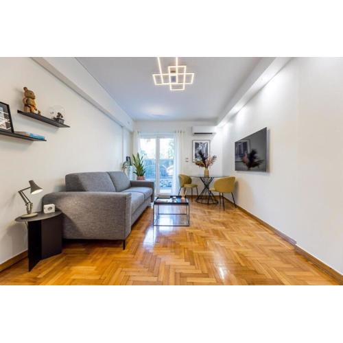 Bright and Stylish Apartment in Palaio faliro