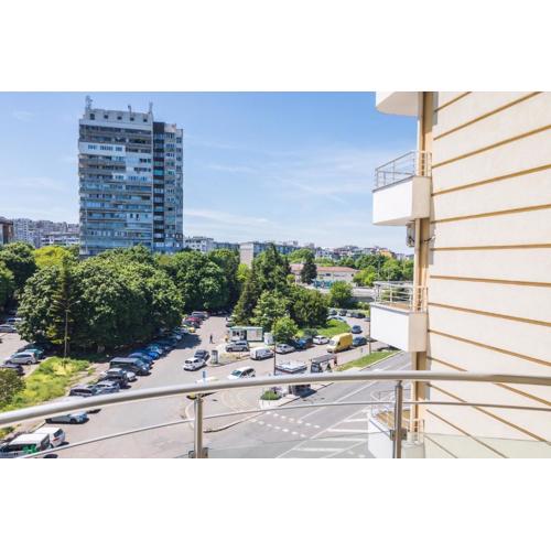 Bright apartment for 5 guests with free parking