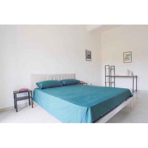 Bright Apartment near the sea with parking