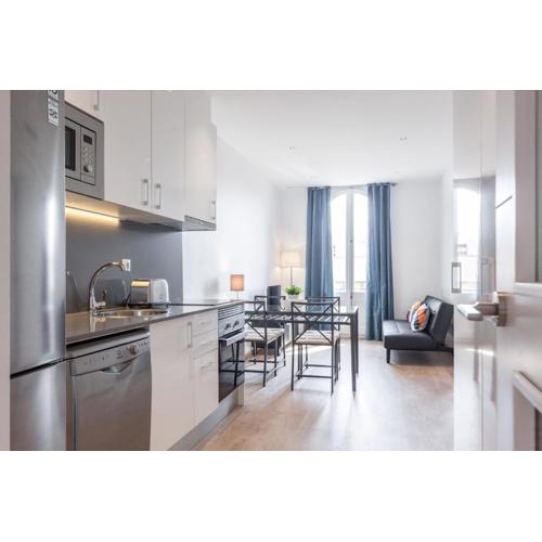 Bright Apartment with Balconies 34