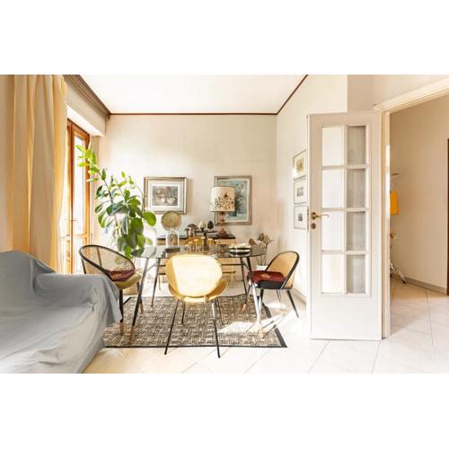 Bright apartment with parking near Viareggio beach