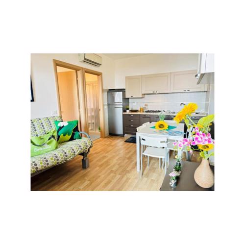 Bright apartment with terrace and shared swimming pool - Beahost