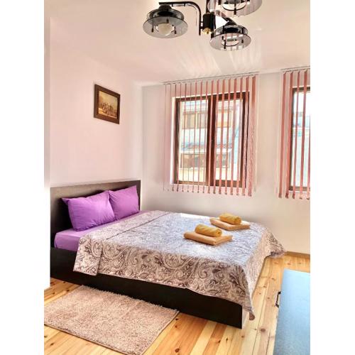 Bright Central Studio for 4 in Burgas