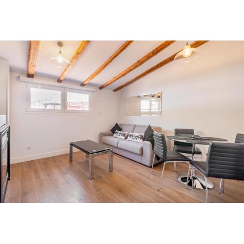 Bright duplex- 1Bd 1,5 Bth - Sol