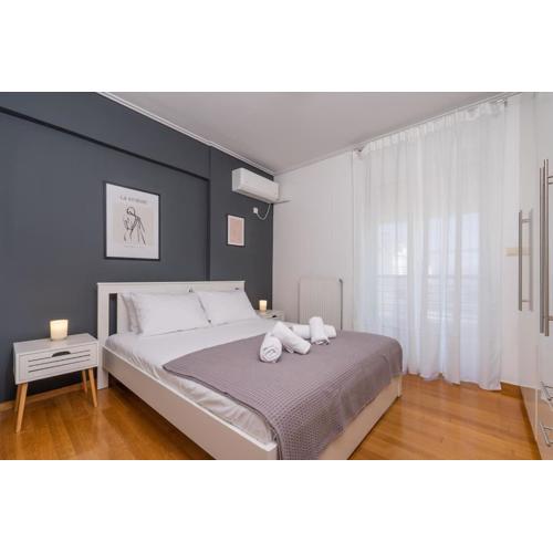 Bright & Elegant 2BD Apt w/ View