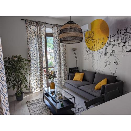 Bright flat just 10 minutes from the city centre