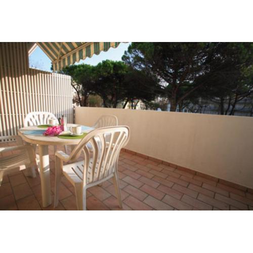 Bright flat with large balcony in Bibione