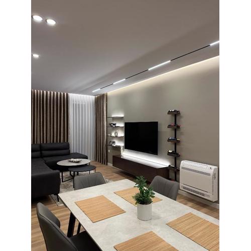 Bright & Modern Family Flat