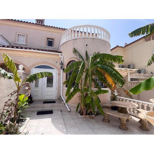 Bright Palm Chalet MSGN