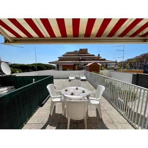 Bright studio with balcony