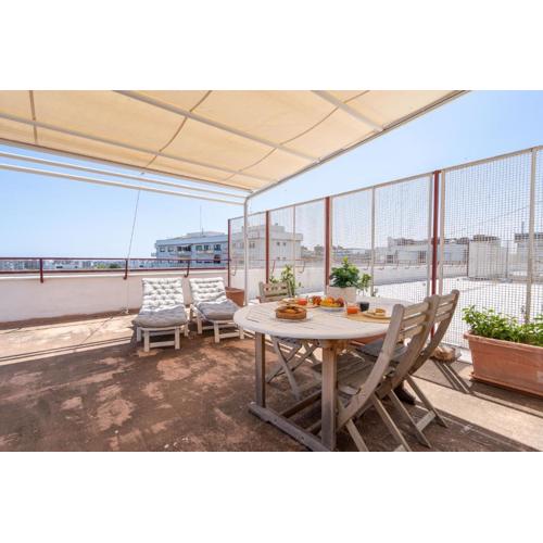 Bright Studio with terrace & parking