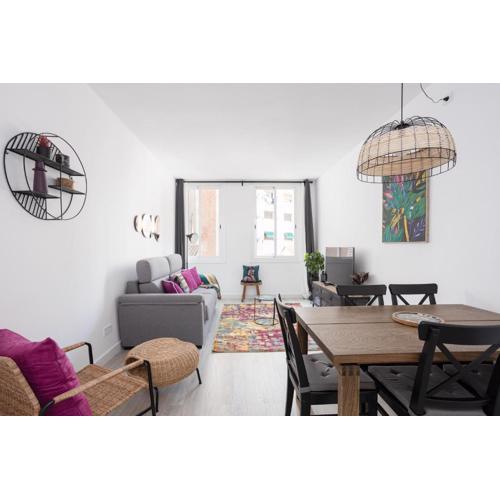 Bright & Stylish Flat In Trendy Grcia