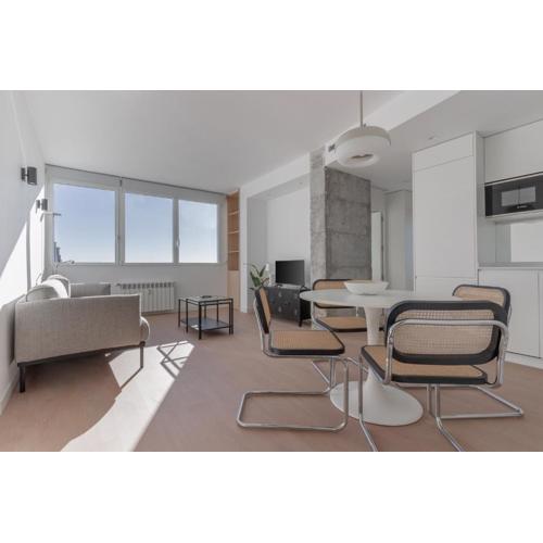 Bright with views -2Bd 1Bth- Bernabeu
