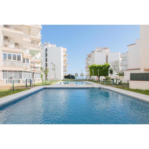 Brisare Mar - Apartamento para 4 personas a 1 min de la playa con piscina en Marbella