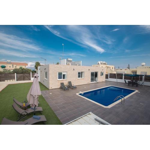 Broadway Villas