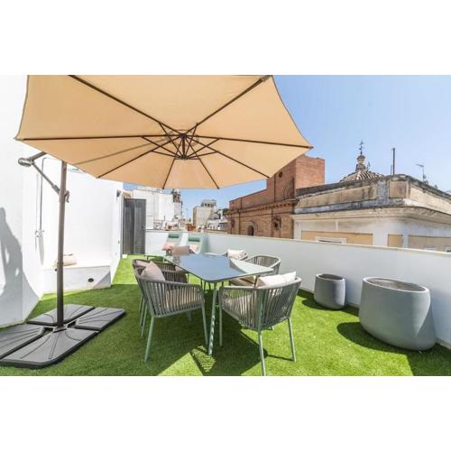 BS Brand New Triplex Private terrace downtown Parking