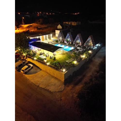 Bu Bungalow Hotel