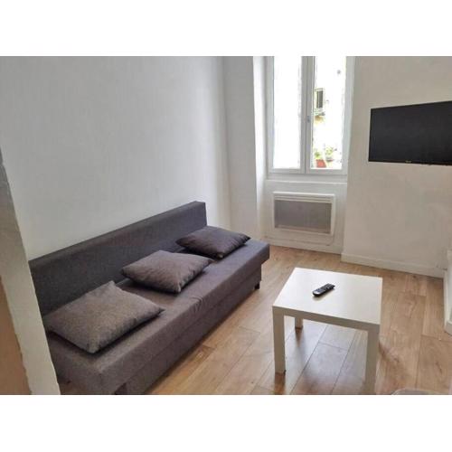 BudgetBnb - Studio au calme - 17m2 - Proche St Anne - Zenith Omega