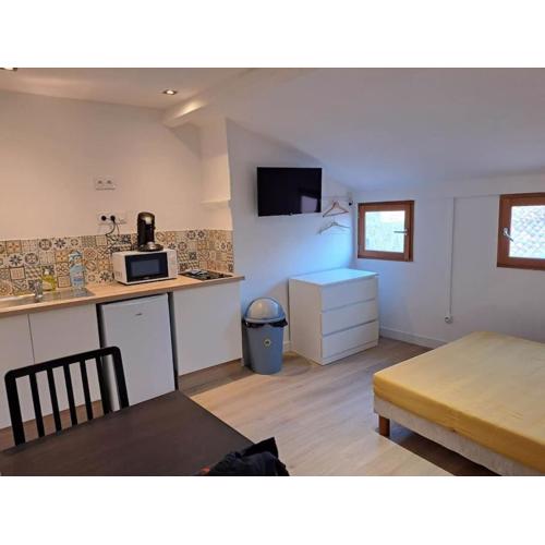 Budgetbnb 195A,studette rue populaire