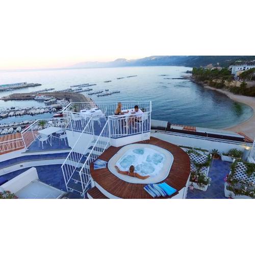 BUE MARINO Hotel & Roof Lounge