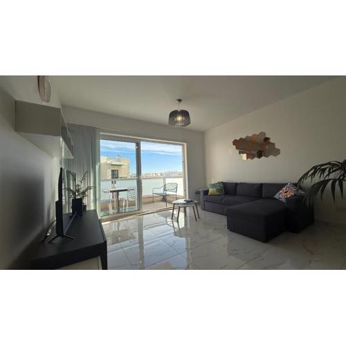 Bugibba modern spacious 2 bedroom apartment with parking