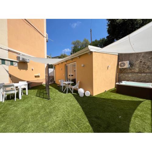 BURMARIA APARTMENT and ROOM with garden and jacuzzi