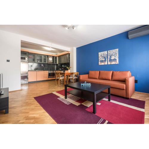 Burov Apartment - artistic apartment in the heart of Varna suitable for up to 4 guests