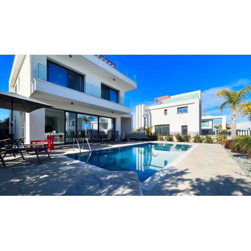 By the Bay Villa,3 BR/pool