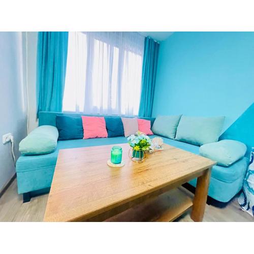 By The Sea - central with free parking