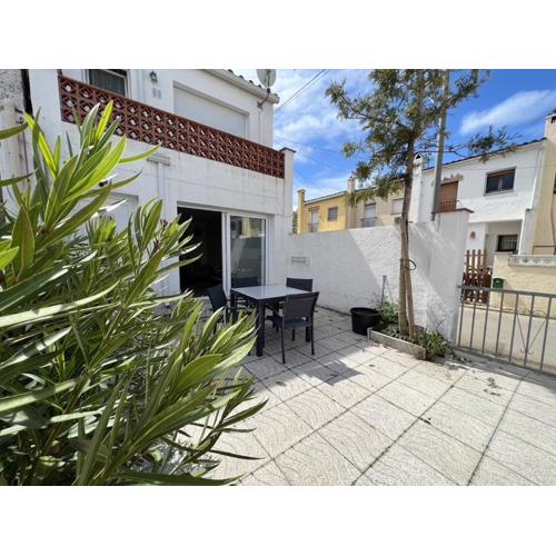 BYBLOS 69A - Casa con piscina comunitaria