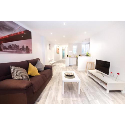 C16 - Modern & Comfortable 4 beds Apartment