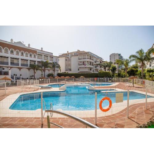 C19 Sunny Apartment with Pool and Terrace