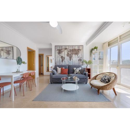 C27 Great 3 Bedroom Apt Close to Center