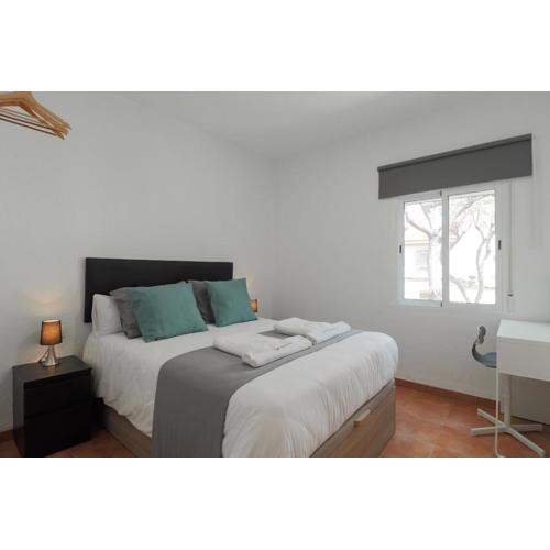 C75 - Comfy 3 Bedroom Near City Center
