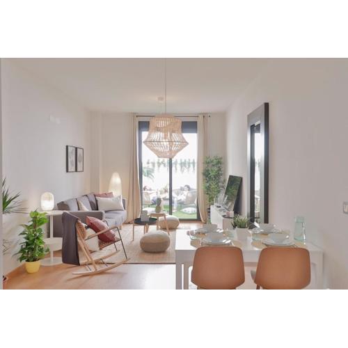 C88 - Deluxe Apartment Downtown with Pool and Parking