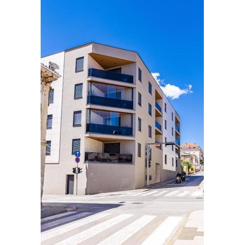 Caesars Palace - NEW modern apartment with FREE private parking