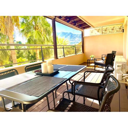 Cálido apartamento con gran terraza y vistas a 600 metros del mar