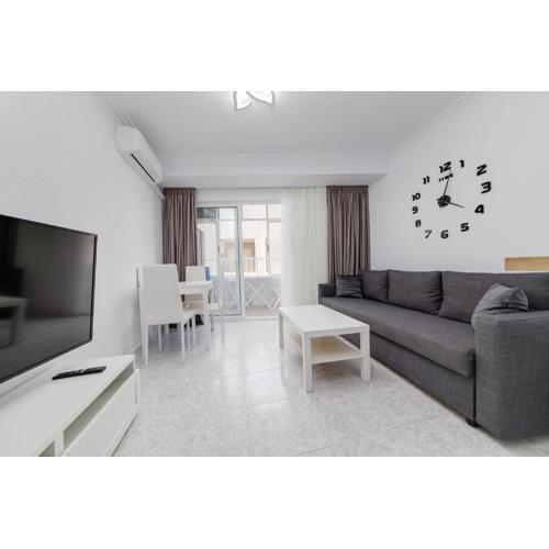 Calle Concordia 86, two bedroom apartment, up to 6 guests, near Del Cura beach,supermarket Mercadona and central bus station
