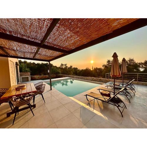 Calmia Fine Living Villas
