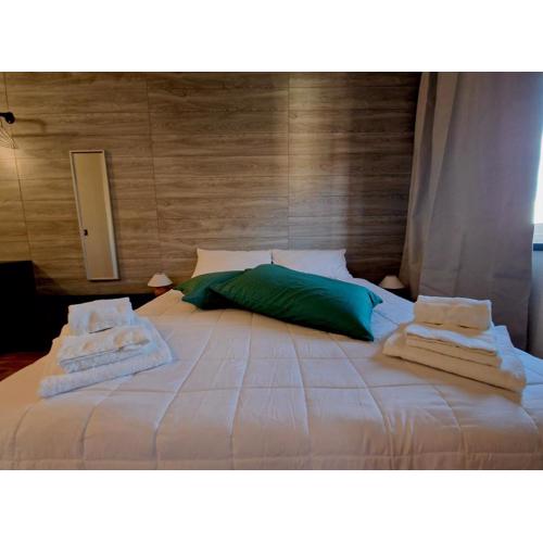 Cambria Rooms & Apartments