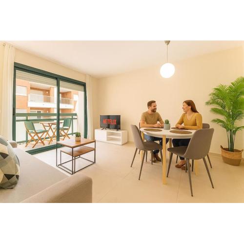Cambrils - Luxury Apt - Beach & Rooftop Pool - AC - 4 Guests