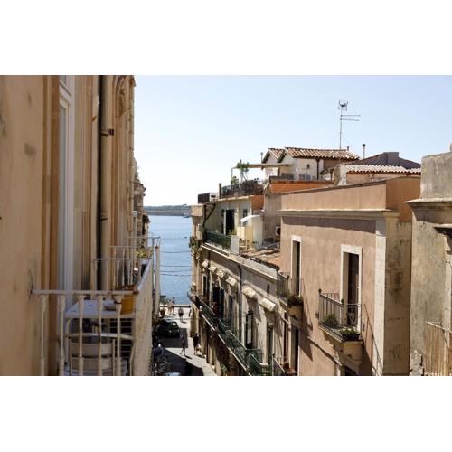 Camera con bagno privato vista mare Ortigia
