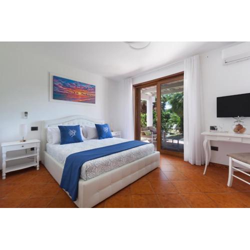 Camera Spaziosa in Villa con Terrazzino Privato