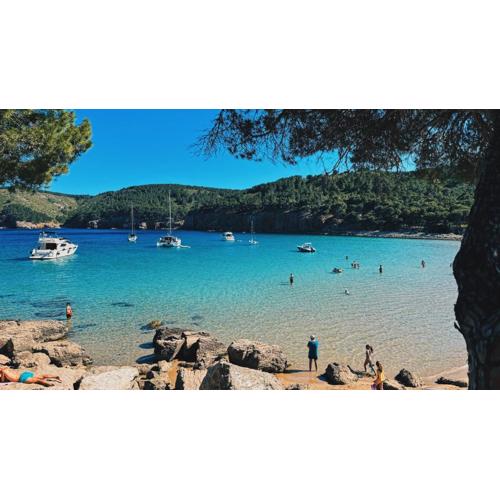 CAN ROMY APPARTEMENT T1 C - à 80m de la plage de Cala Montgo